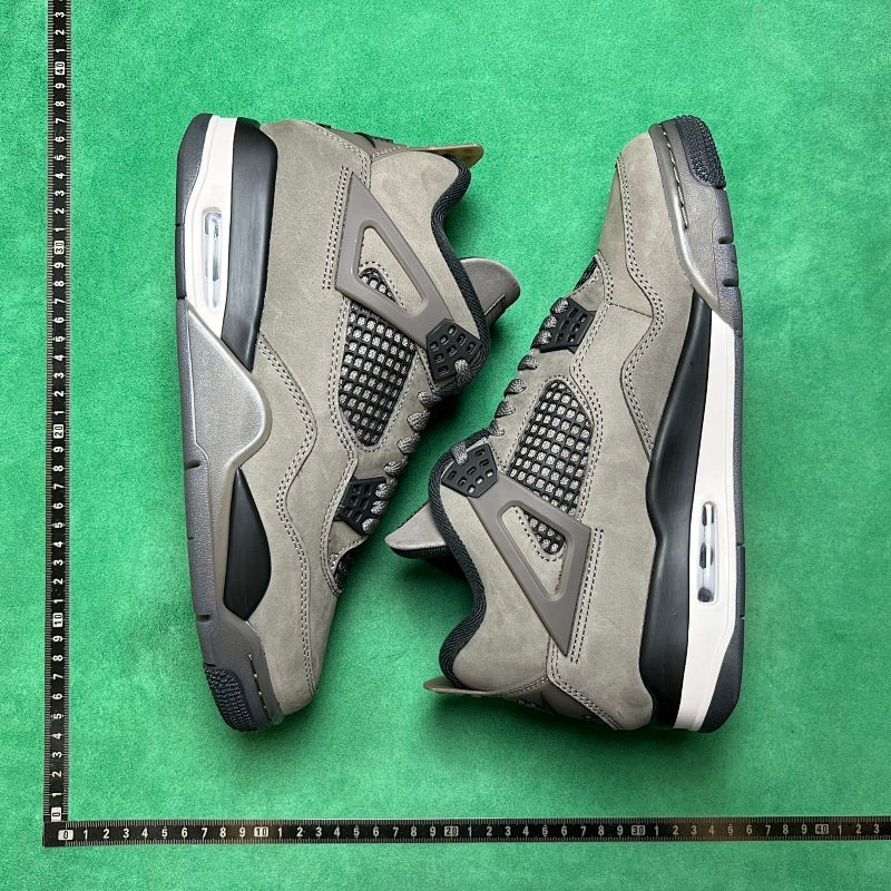 Air Jordan 4 Retro