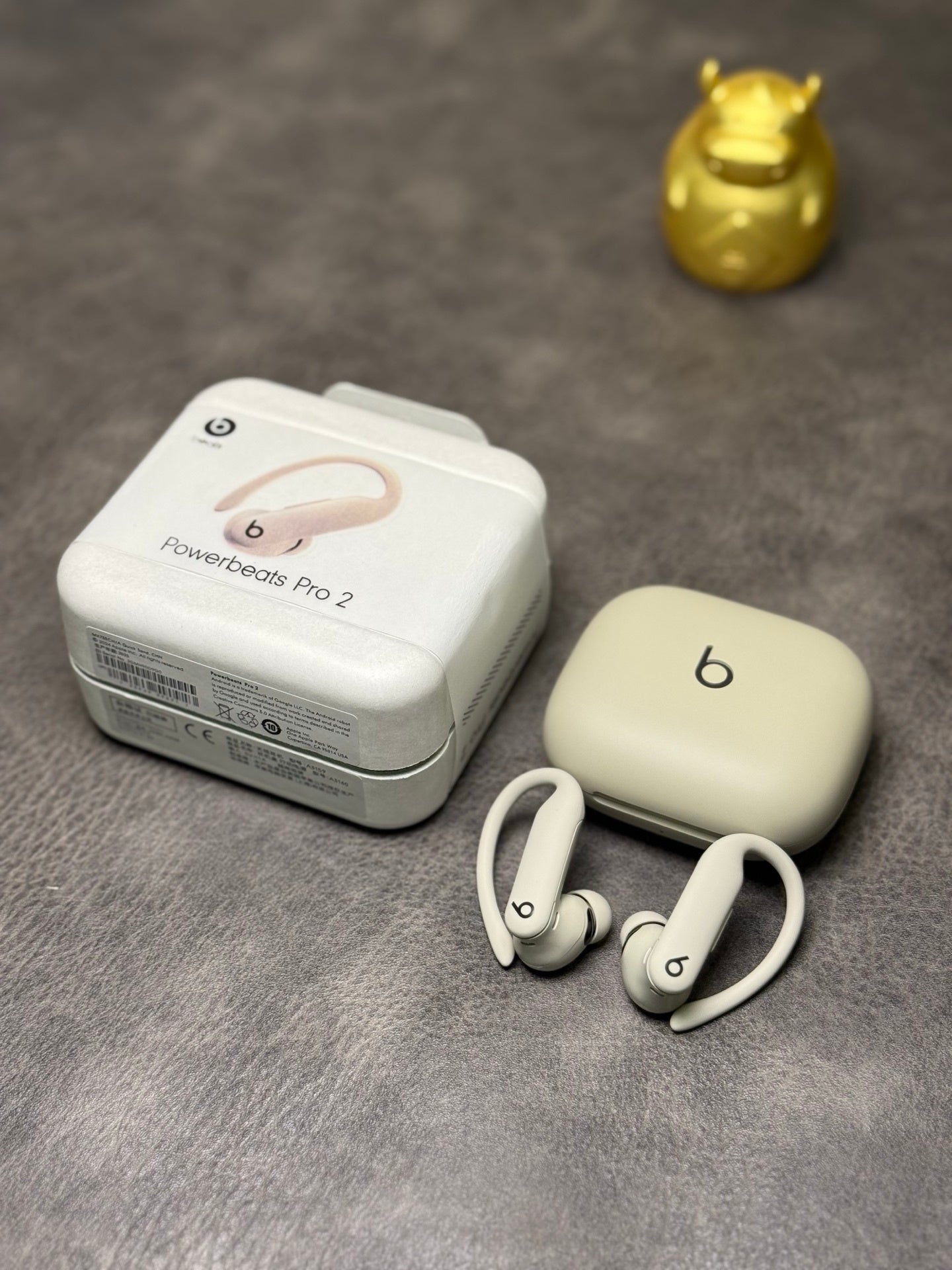 Beats Powerbeats pro 2 earbuds