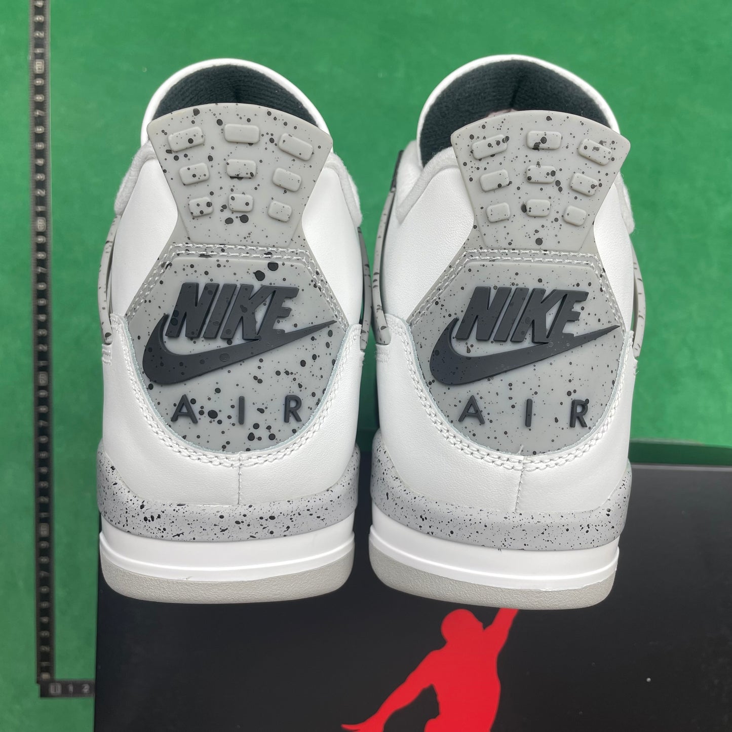 Air Jordan 4 Retro