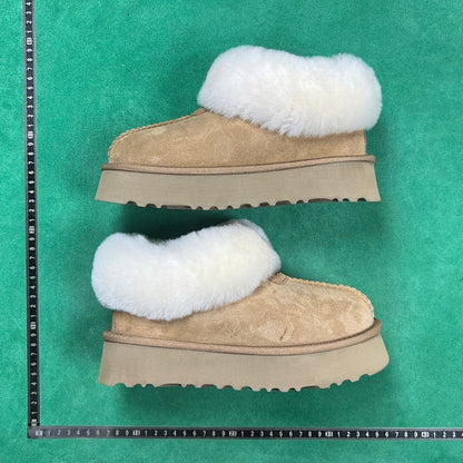 UGG