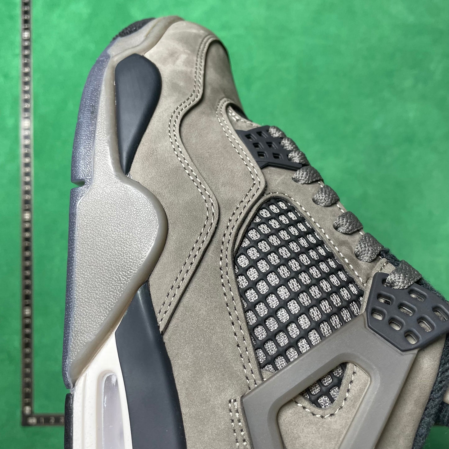 Air Jordan 4 Retro