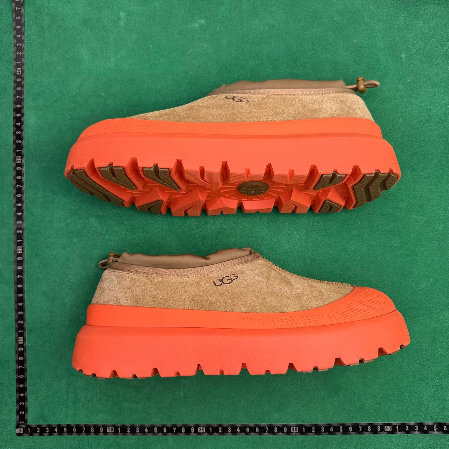 UGG