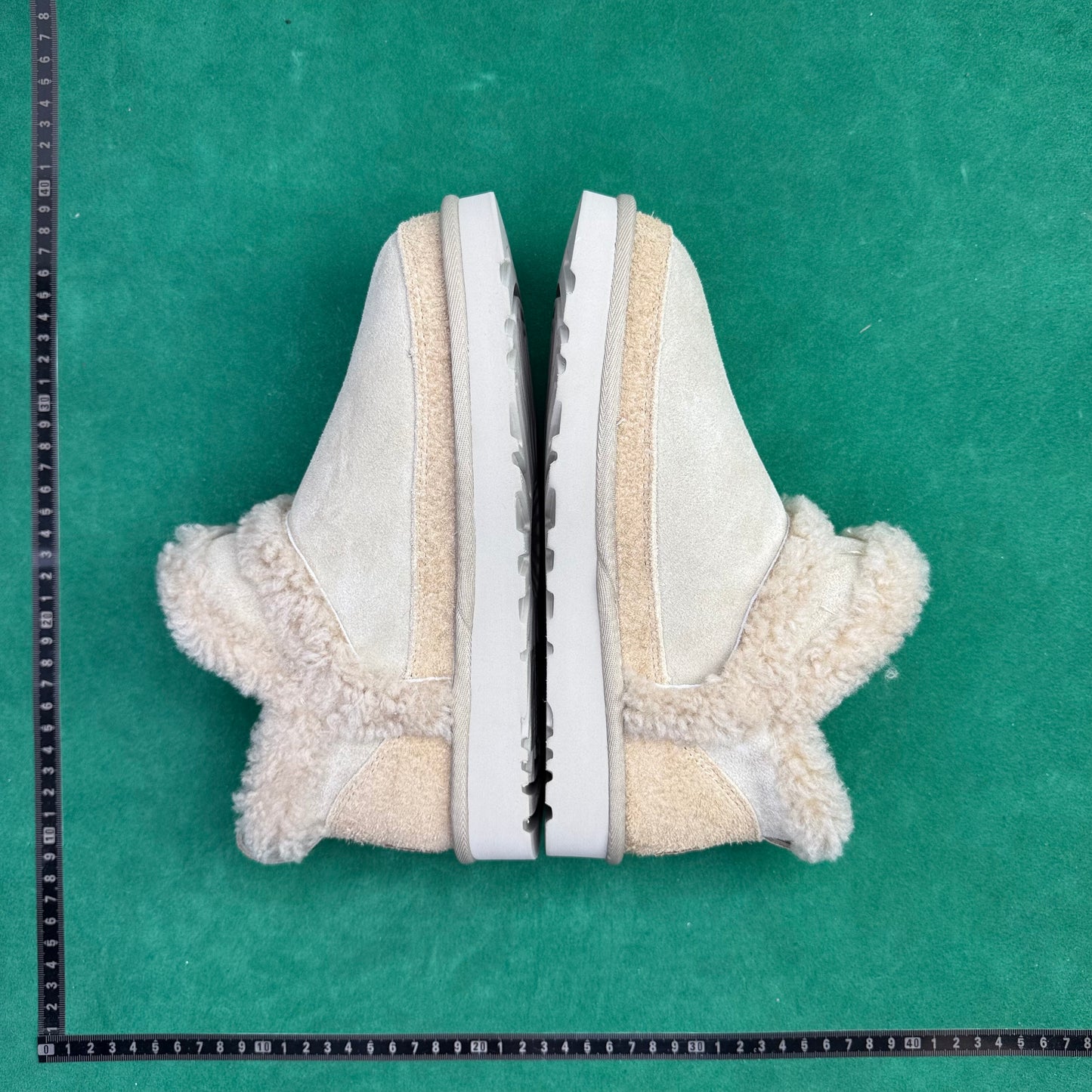 UGG