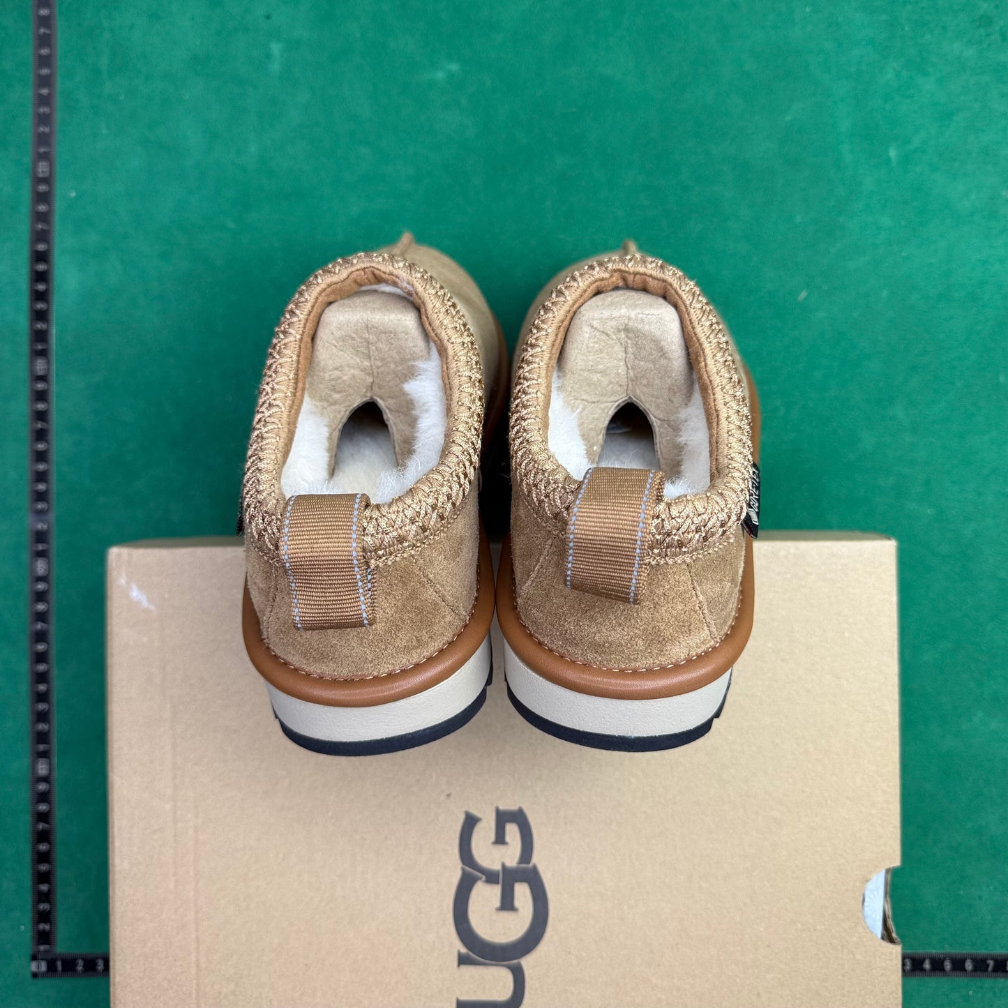 UGG