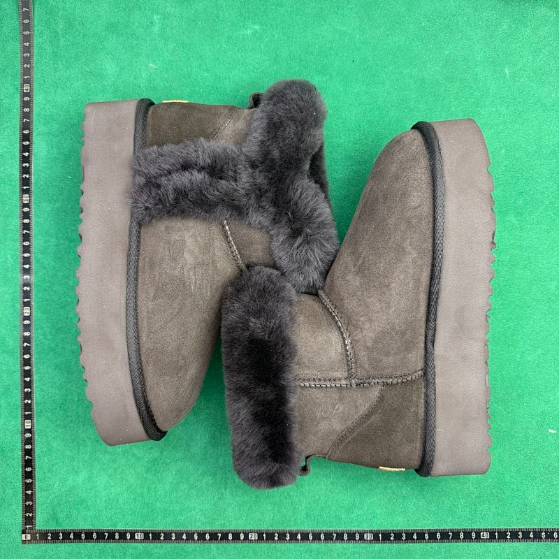 UGG