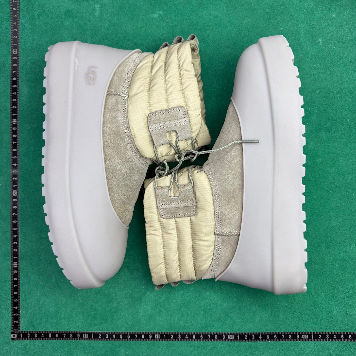 UGG