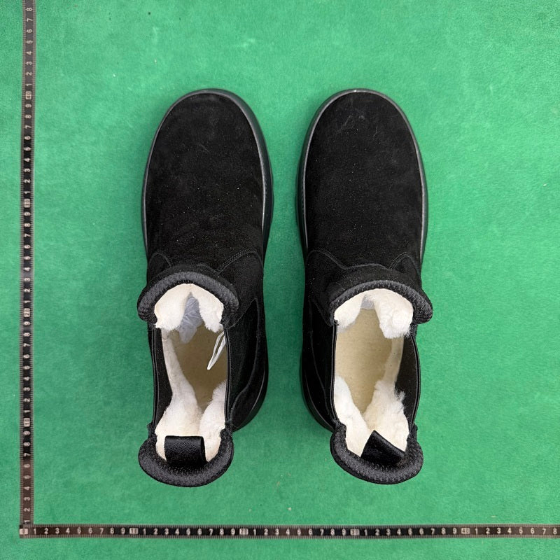 UGG