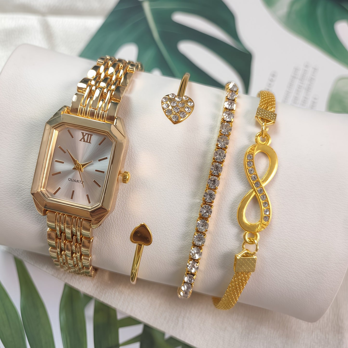 2025 New Light Luxury Steel Band Women's Watch Female Student Fashion Simple Square Quartz Watch Wholesale