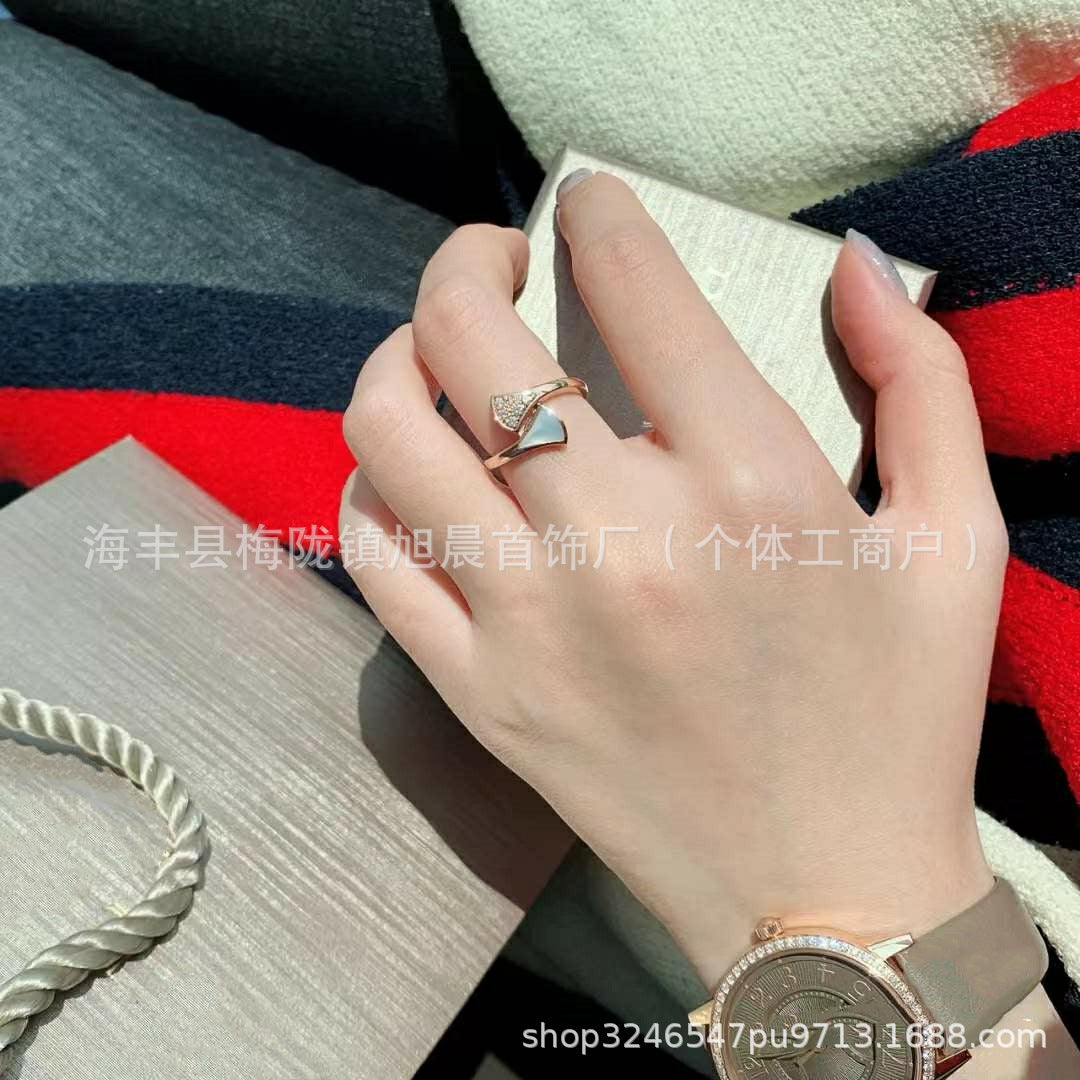 2024 New 18k Gold Snake Bone Ring Narrow Edition Snake Ring Snake Ring Rose Gold White Gold Diamond Fashion Beautiful O