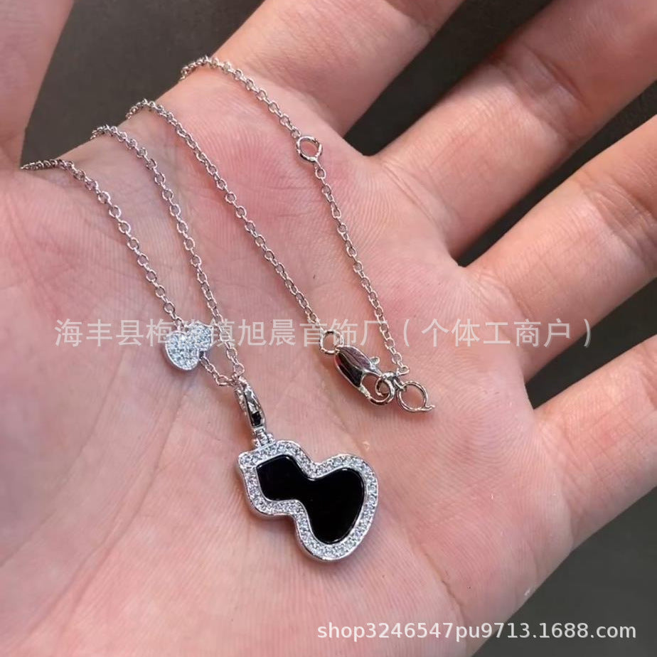 New Diamond Double Gourd Necklace Women's V Gold High Version Thick Plated 18K Rose Gold Fashion Light Luxury White Fritillaria Pendant