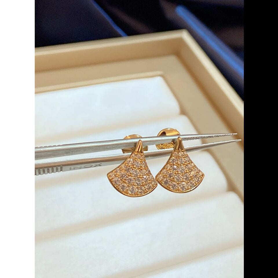Light Luxury High-end Sense Big Brand Style Natural Shell Fan-shaped Fashion Beautiful Fan-shaped Diamond-encrusted Fashion Wearing Niche Design