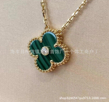 Latest Product 2025 Fanjia Four-Leaf Necklace 15mm Carnelian White Mother-Of-Pearl Pendant Clavicle Chain Couple Gift Fashion