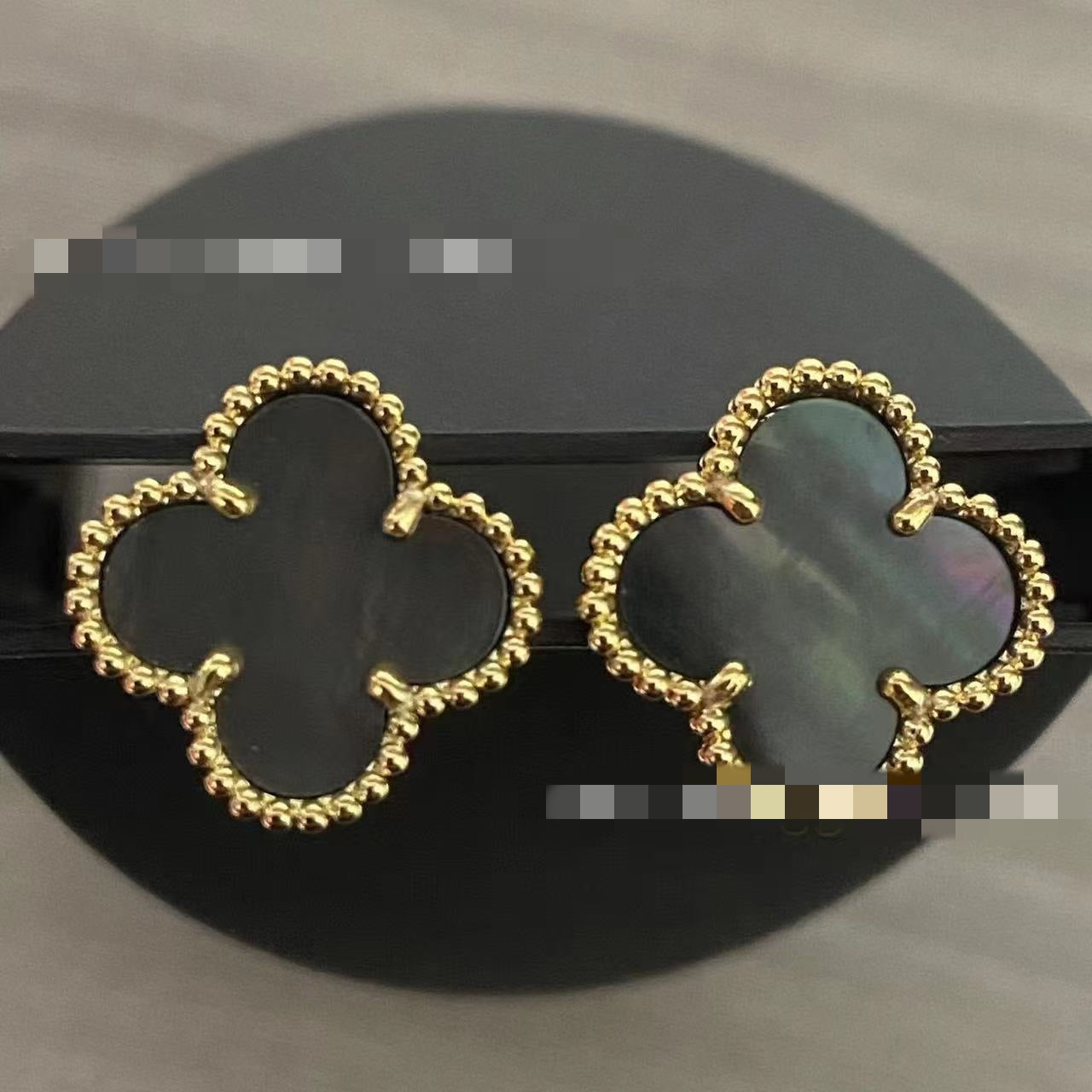 New V Gold High Version Four-Leaf Clover Earrings Thick Plated 18K Real Gold Clover White Mother-Of-Pearl Natural Carnelian Earrings