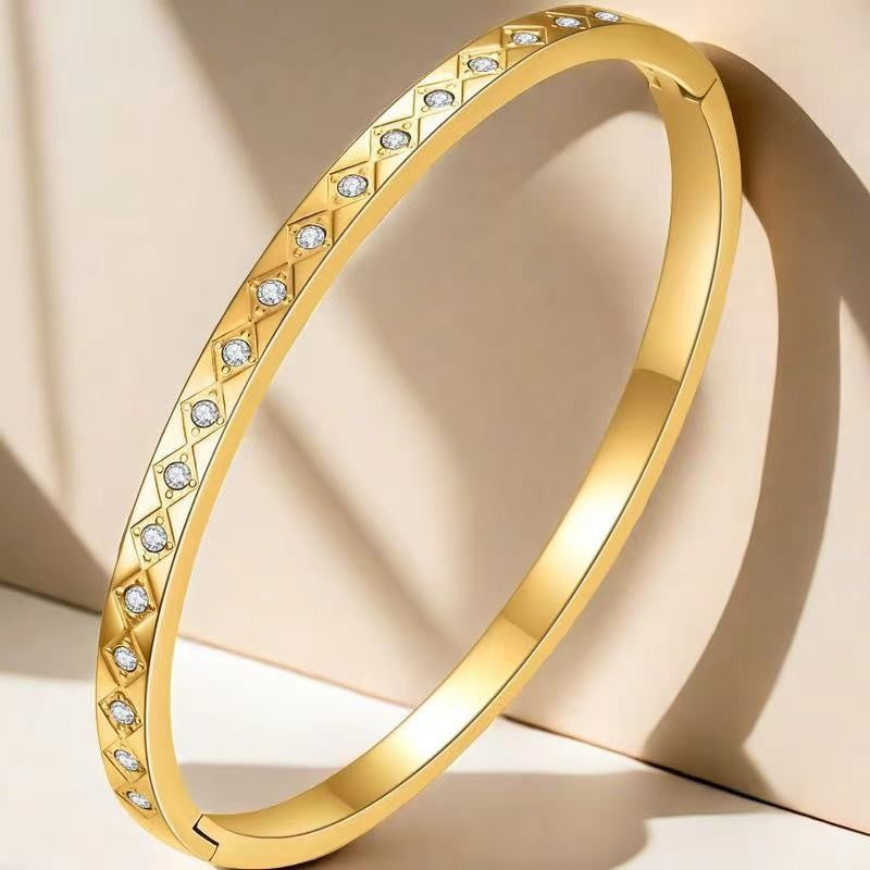 European and American Cross-Border Stainless Steel Bracelet, Titanium Steel Nail Bracelet for Women, Non-Fading, Simple, Versatile, Fashionable and Elegant Bracelet