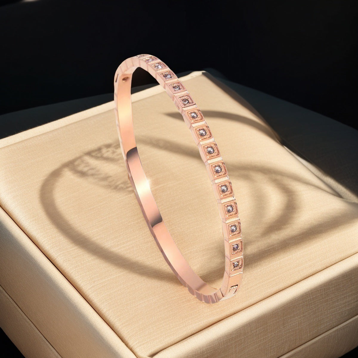 Cross-border Stainless Steel Bracelet Women's High-grade Electroplated Circle Bracelet Diamond Light Luxury Titanium Steel Fashion Jewelry