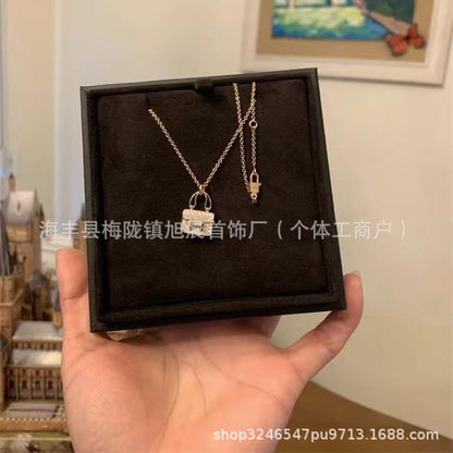 High Version V Gold H Letter Necklace Women's Color-free Enamel Clavicle Chain Light Luxury Rose Gold Pendant for Girlfriends Gift