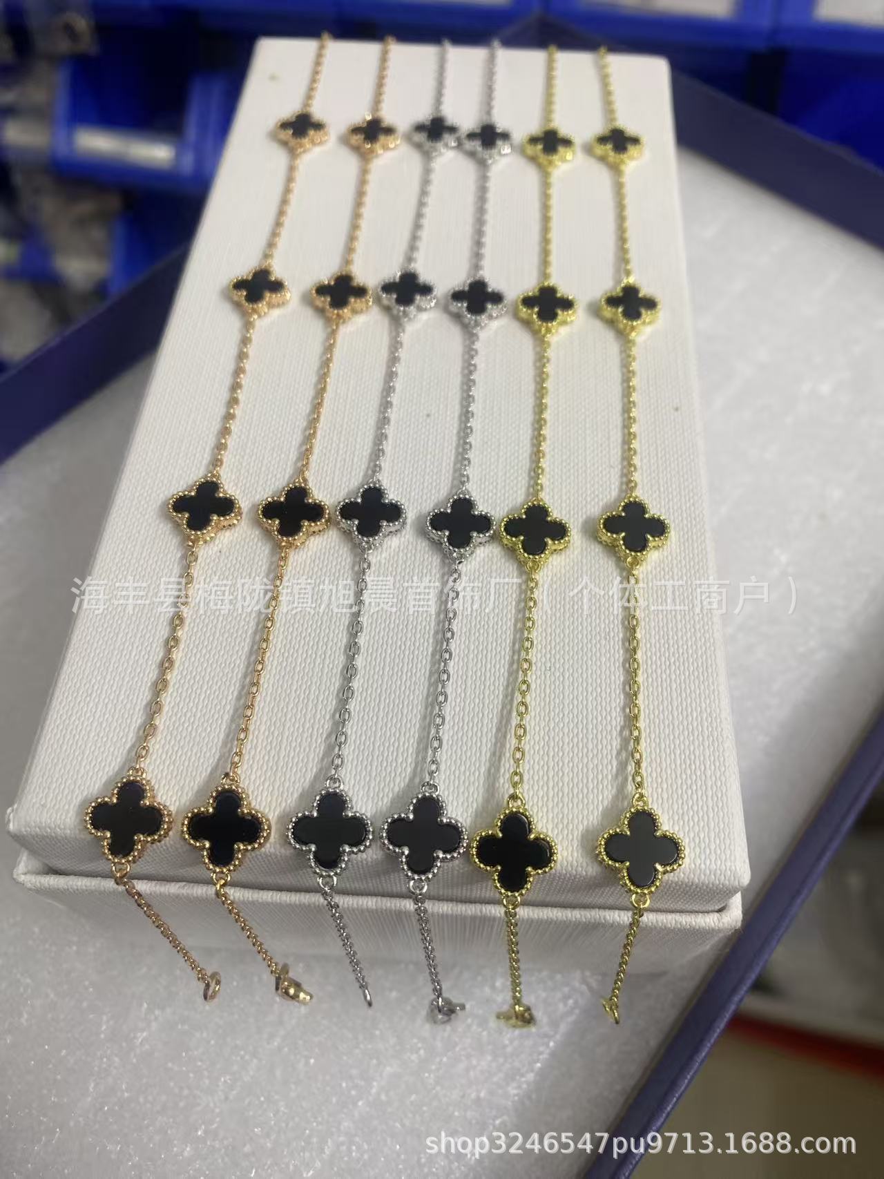 Vanjia Ten Flowers Four-Leaf Clover Necklace for Women, Twenty Flowers Plated with 18K Gold, Black Onyx, Purple Chalcedony, Laser Light Luxury High-End