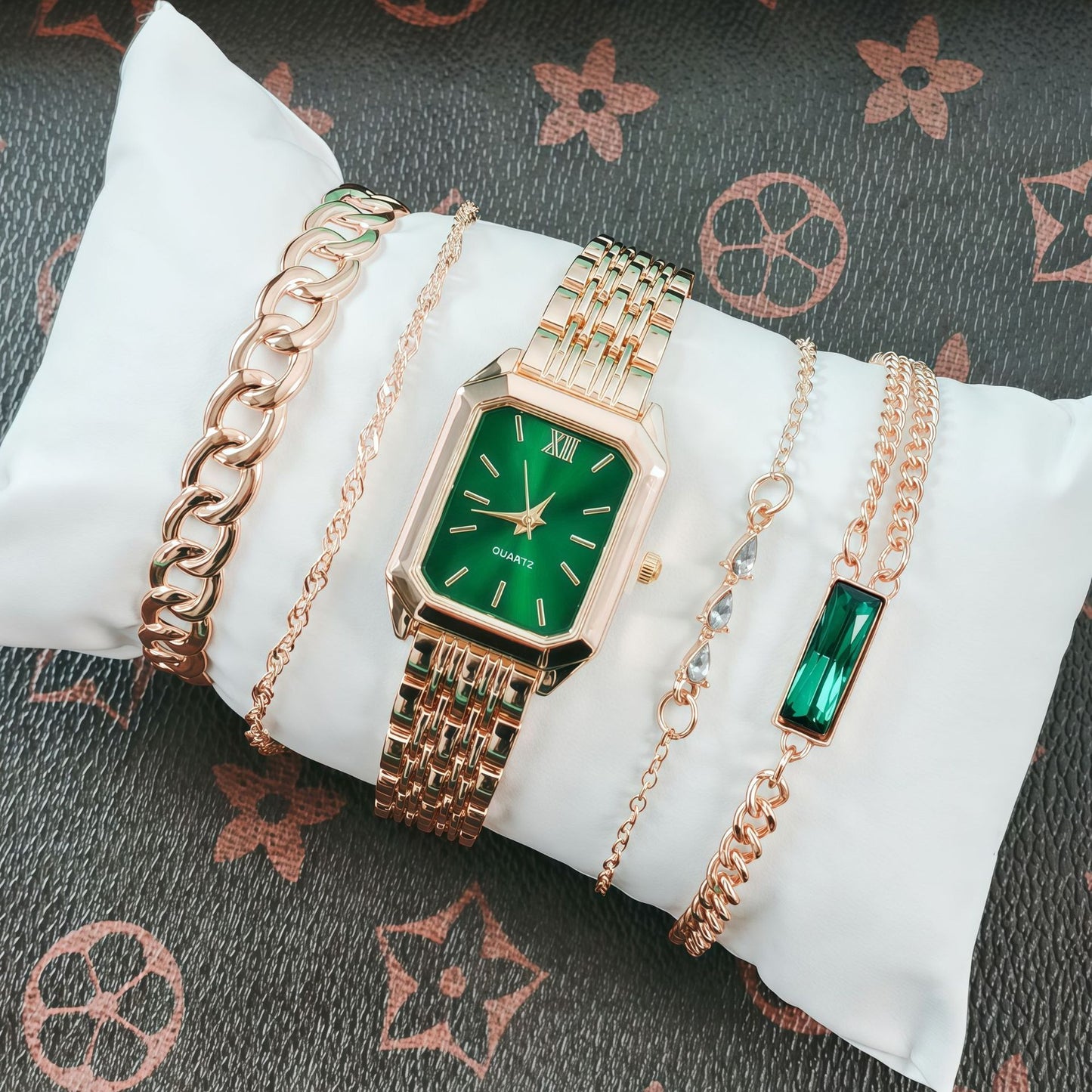 New Trendy Square Women's Quartz Watch Fashion Steel Band Women's Wristwatch Wholesale from Manufacturer in Stock