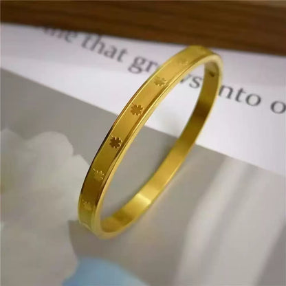 European and American Cross-Border Stainless Steel Bracelet, Titanium Steel Nail Bracelet for Women, Non-Fading, Simple, Versatile, Fashionable and Elegant Bracelet