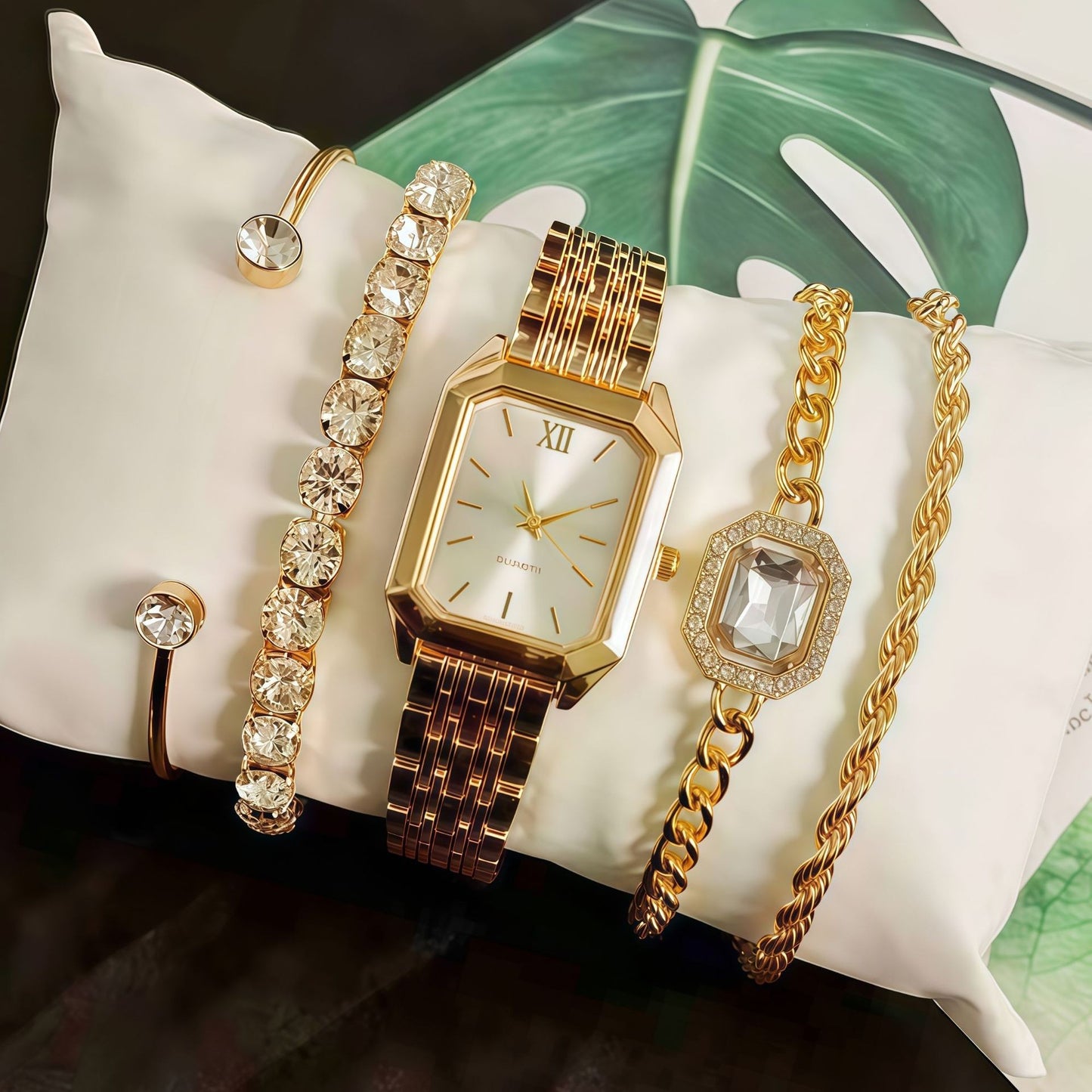 New Trendy Square Women's Quartz Watch Fashion Steel Band Women's Wristwatch Wholesale from Manufacturer in Stock