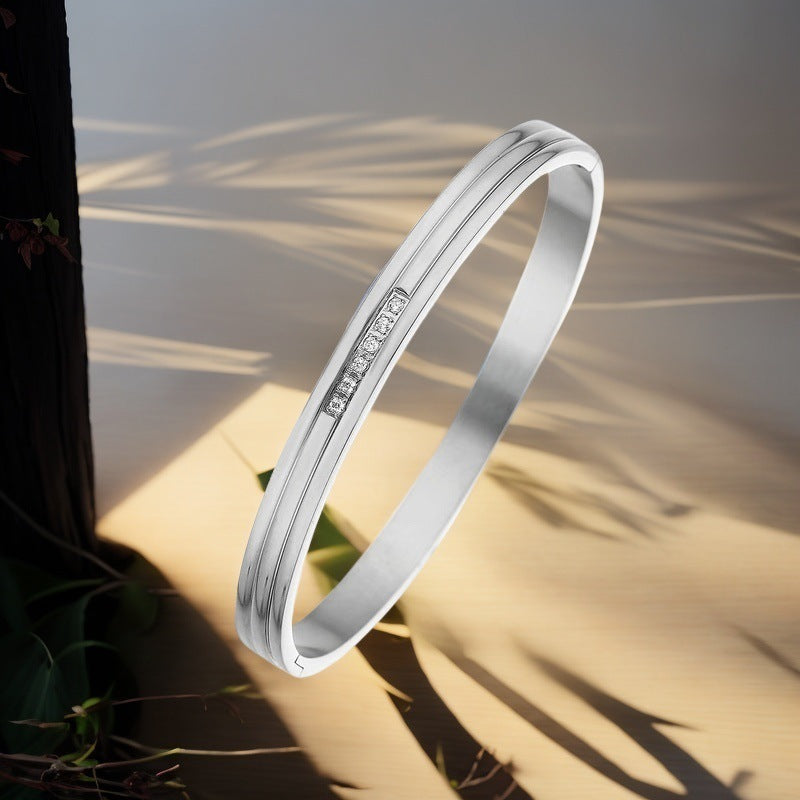 European and American Cross-Border Stainless Steel Bracelet, Titanium Steel Nail Bracelet for Women, Non-Fading, Simple, Versatile, Fashionable and Elegant Bracelet