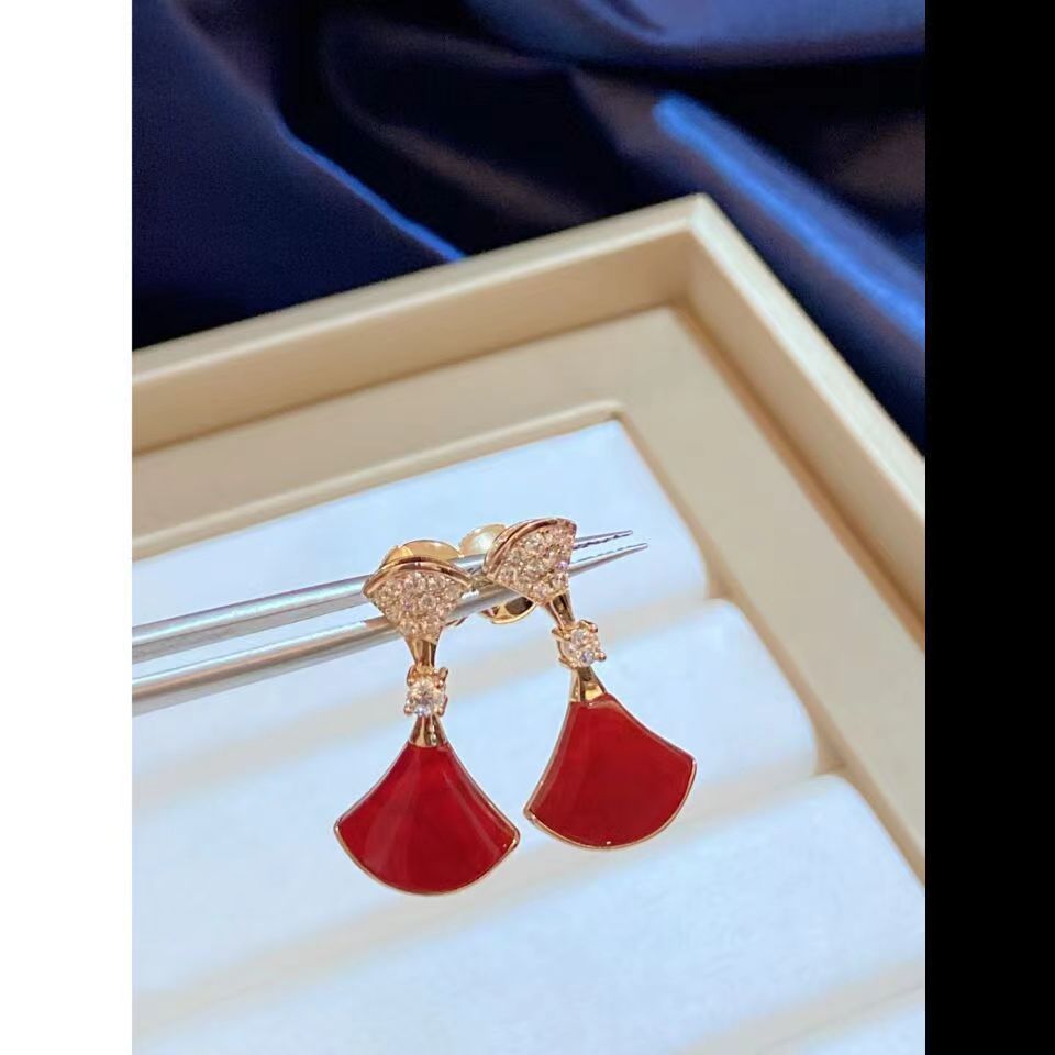 Light Luxury High-end Sense Big Brand Style Natural Shell Fan-shaped Fashion Beautiful Fan-shaped Diamond-encrusted Fashion Wearing Niche Design