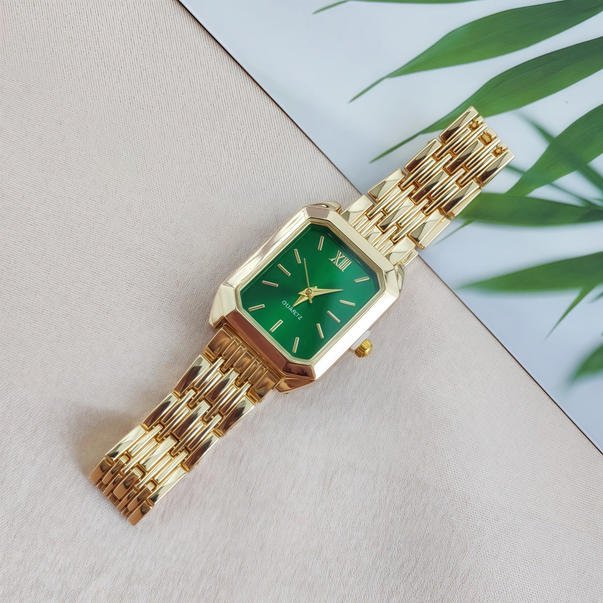 2025 New Light Luxury Steel Band Women's Watch Female Student Fashion Simple Square Quartz Watch Wholesale