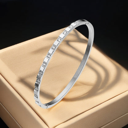 European and American Cross-Border Stainless Steel Bracelet, Titanium Steel Nail Bracelet for Women, Non-Fading, Simple, Versatile, Fashionable and Elegant Bracelet