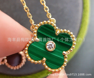Latest Product 2025 Fanjia Four-Leaf Necklace 15mm Carnelian White Mother-Of-Pearl Pendant Clavicle Chain Couple Gift Fashion