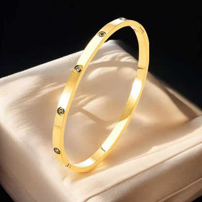 European and American Cross-Border Stainless Steel Bracelet, Titanium Steel Nail Bracelet for Women, Non-Fading, Simple, Versatile, Fashionable and Elegant Bracelet