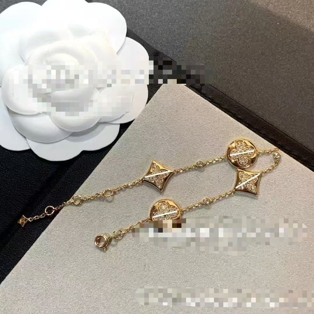 High Version Four-leaf Clover Donkey Home New 5 Flower Bracelet V Female Celebrity Rose Gold Plated Bracelet Fashion Beautiful
