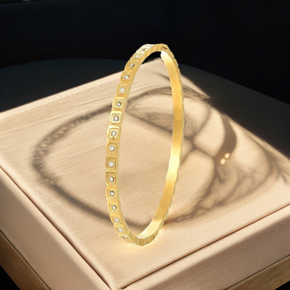 European and American Cross-Border Stainless Steel Bracelet, Titanium Steel Nail Bracelet for Women, Non-Fading, Simple, Versatile, Fashionable and Elegant Bracelet