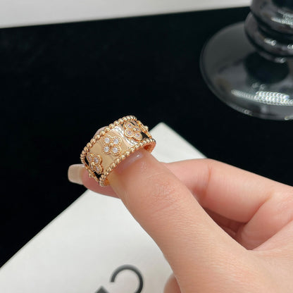 V gold high version thick plated 18K mi gold four-leaf clover kaleidoscope flower petal ring personality ring factory outlet