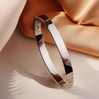 European and American Cross-Border Stainless Steel Bracelet, Titanium Steel Nail Bracelet for Women, Non-Fading, Simple, Versatile, Fashionable and Elegant Bracelet