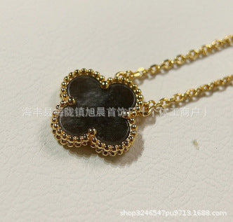 Latest Product 2025 Fanjia Four-Leaf Necklace 15mm Carnelian White Mother-Of-Pearl Pendant Clavicle Chain Couple Gift Fashion
