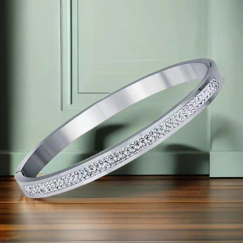 European and American Cross-Border Stainless Steel Bracelet, Titanium Steel Nail Bracelet for Women, Non-Fading, Simple, Versatile, Fashionable and Elegant Bracelet