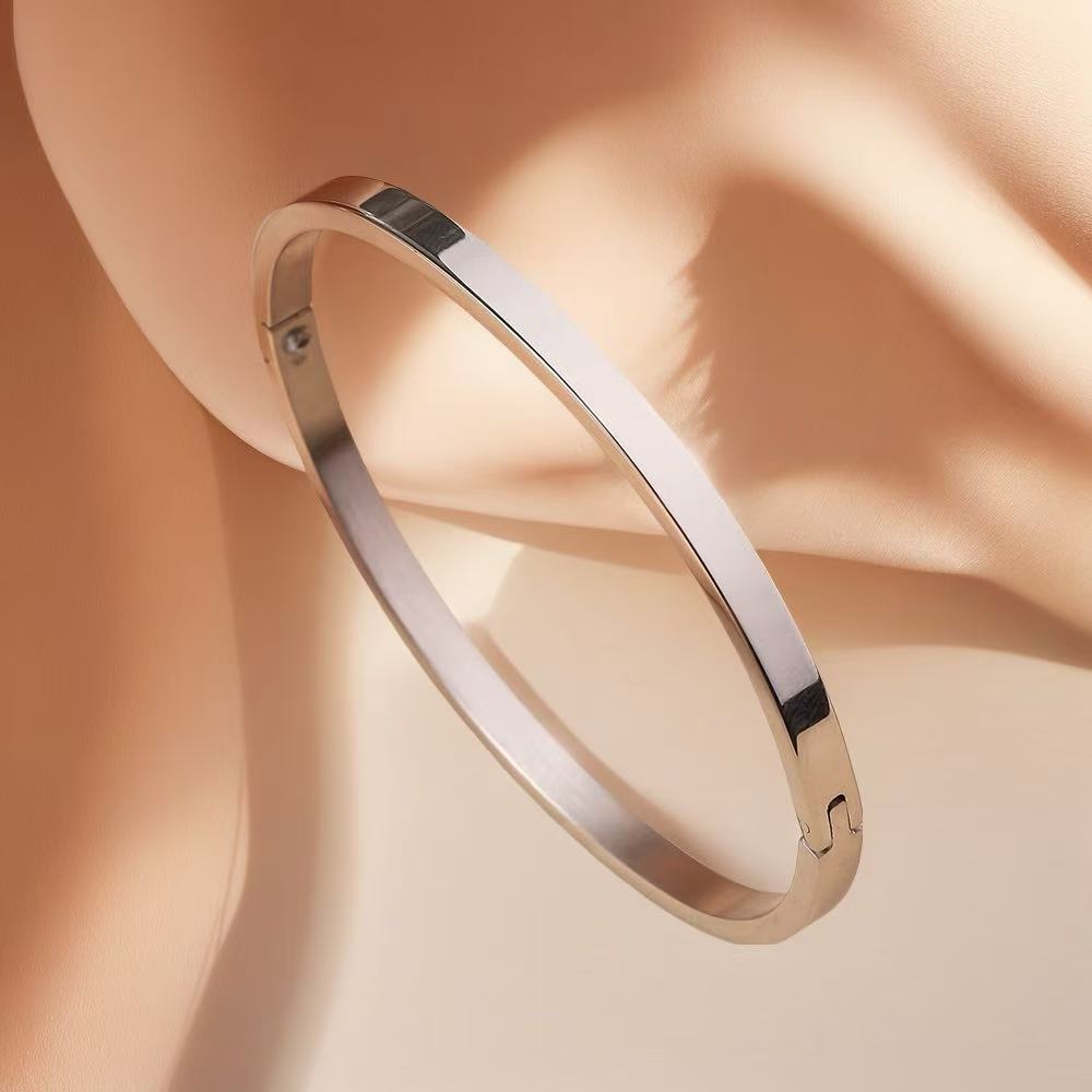 European and American Cross-Border Stainless Steel Bracelet, Titanium Steel Nail Bracelet for Women, Non-Fading, Simple, Versatile, Fashionable and Elegant Bracelet