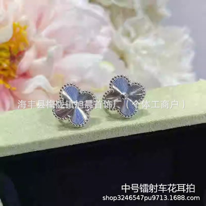 High Version V Gold Plated 18K Clover Ear Racket V Female High-Grade Light Luxury Earrings Lucky Grass Ear Racket V Fashion Beautiful