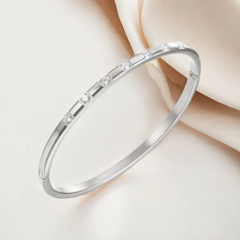 Cross-border Stainless Steel Bracelet Women's High-grade Electroplated Circle Bracelet Diamond Light Luxury Titanium Steel Fashion Jewelry