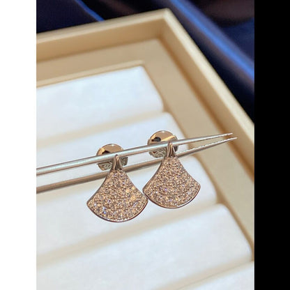 Light Luxury High-end Sense Big Brand Style Natural Shell Fan-shaped Fashion Beautiful Fan-shaped Diamond-encrusted Fashion Wearing Niche Design