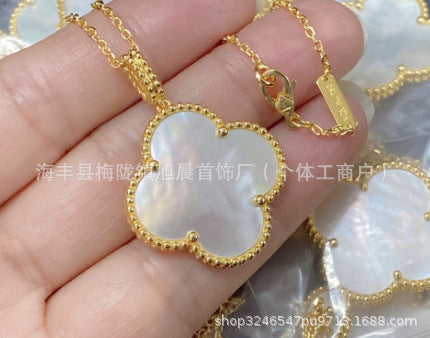 Latest Product 2025 Fanjia Four-Leaf Necklace 15mm Carnelian White Mother-Of-Pearl Pendant Clavicle Chain Couple Gift Fashion