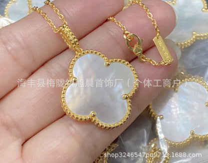 Latest Product 2025 Fanjia Four-Leaf Necklace 15mm Carnelian White Mother-Of-Pearl Pendant Clavicle Chain Couple Gift Fashion