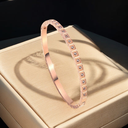 European and American Cross-Border Stainless Steel Bracelet, Titanium Steel Nail Bracelet for Women, Non-Fading, Simple, Versatile, Fashionable and Elegant Bracelet