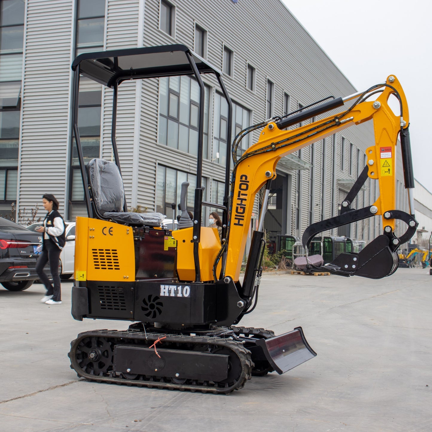 Foreign trade export HT13 small crawler excavator exported to Russia mini excavator for home yard trenching