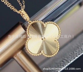 Latest Product 2025 Fanjia Four-Leaf Necklace 15mm Carnelian White Mother-Of-Pearl Pendant Clavicle Chain Couple Gift Fashion