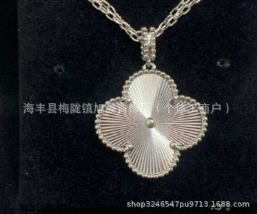 Latest Product 2025 Fanjia Four-Leaf Necklace 15mm Carnelian White Mother-Of-Pearl Pendant Clavicle Chain Couple Gift Fashion