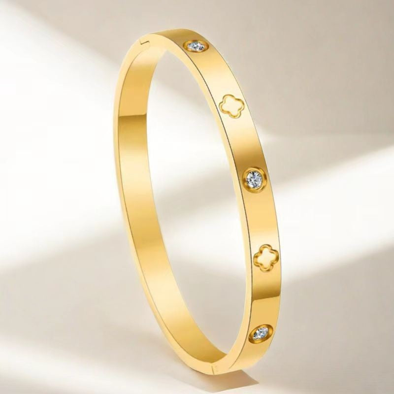 European and American Cross-Border Stainless Steel Bracelet, Titanium Steel Nail Bracelet for Women, Non-Fading, Simple, Versatile, Fashionable and Elegant Bracelet