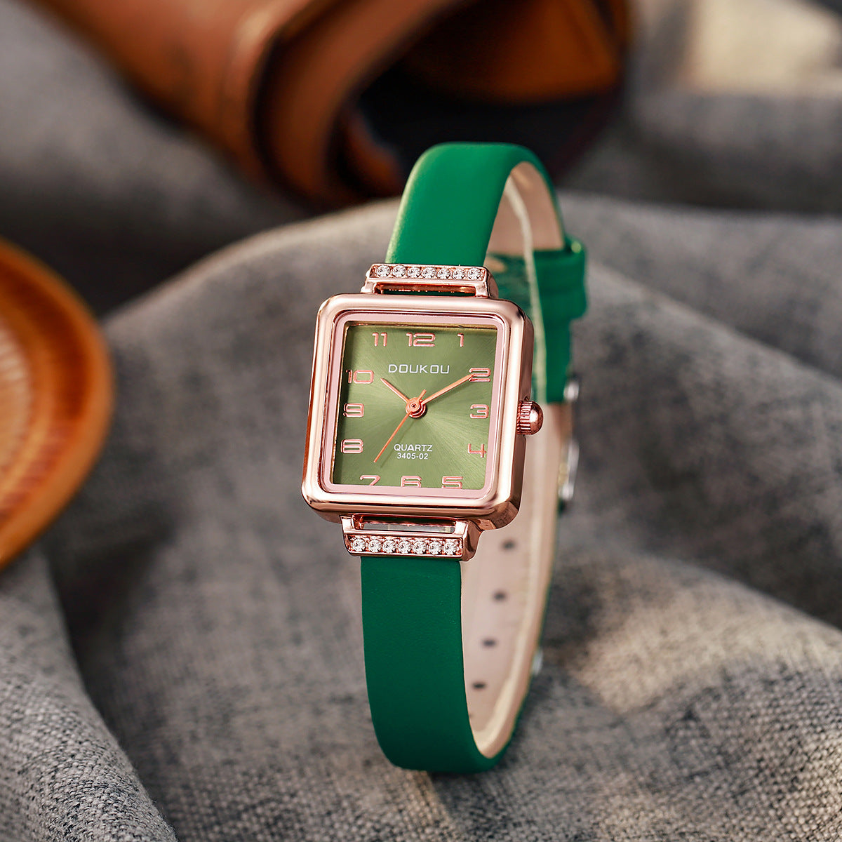 New Style Women's Watch Temperament Retro Roman Blue Needle Scale Design Simple Fashion Square Watch Quartz Watch