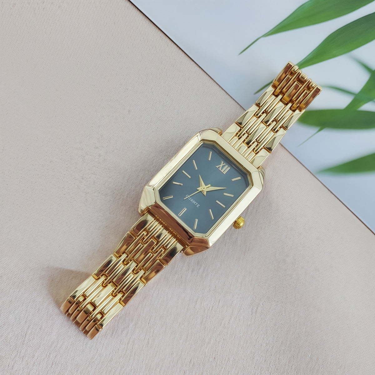 2025 New Light Luxury Steel Band Women's Watch Female Student Fashion Simple Square Quartz Watch Wholesale
