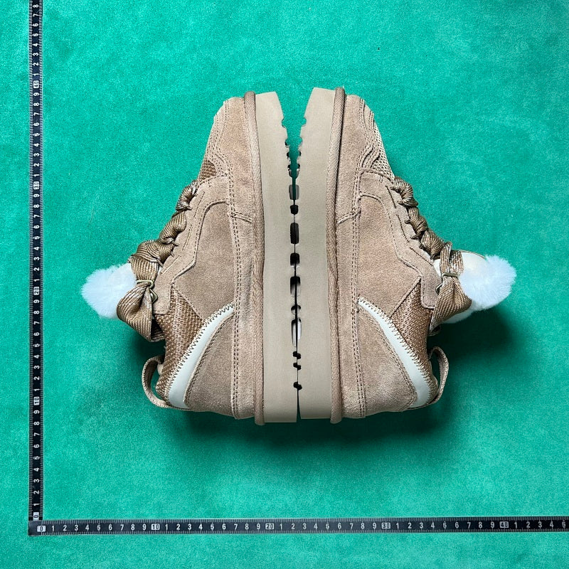 UGG